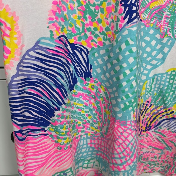 Lilly Pulitzer Multicolor Flora/Tropical Patterned Fitted V-Neck Top - L - Picture 2 of 7